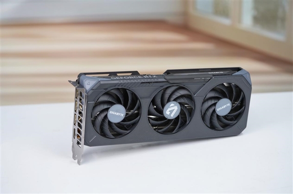 巧妙滑块设计！技嘉RTX 5060 Ti GAMING OC 16GB魔鹰图赏-第4张图片-芙蓉之城