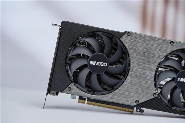 小巧双槽！映众RTX 5060 Ti曜夜16GB显卡图赏-第5张图片-芙蓉之城