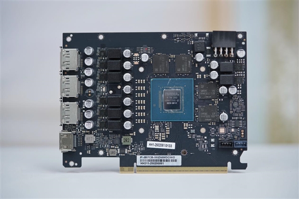 纯白高颜值！影驰RTX 5060 Ti金属大师白金版16GB MAX OC图赏-第17张图片-芙蓉之城