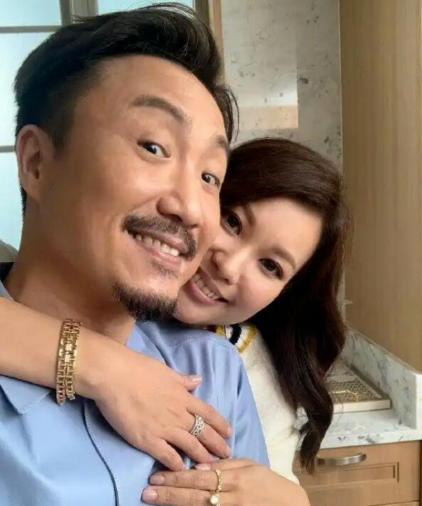 郑中基现身法庭 此前和老婆已互相取关-第1张图片-芙蓉之城