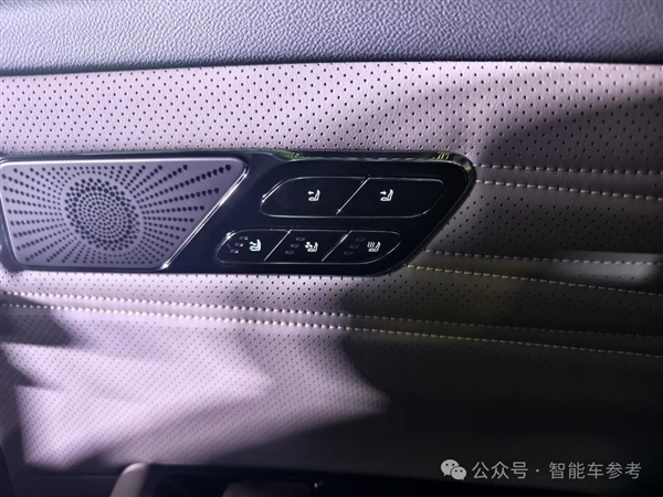 百公里3个油 吉利银河星耀8开售：同级合资燃油洗洗睡吧-第12张图片-芙蓉之城
