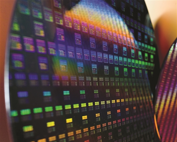 要与台积电一较高下！Intel 18A更多细节曝光：速度提升25%、功耗降低36%-第1张图片-芙蓉之城
