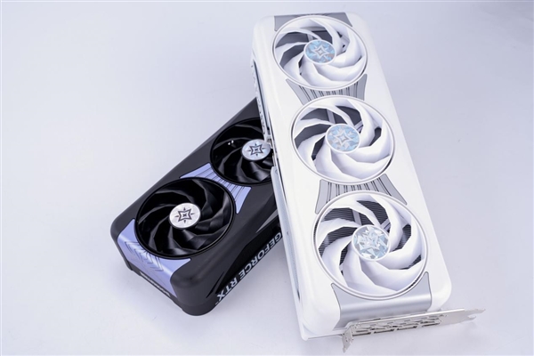 新星曜 放肆AI|影驰GeForce RTX 5090 D 星曜LUNA OC显卡评测-第1张图片-芙蓉之城