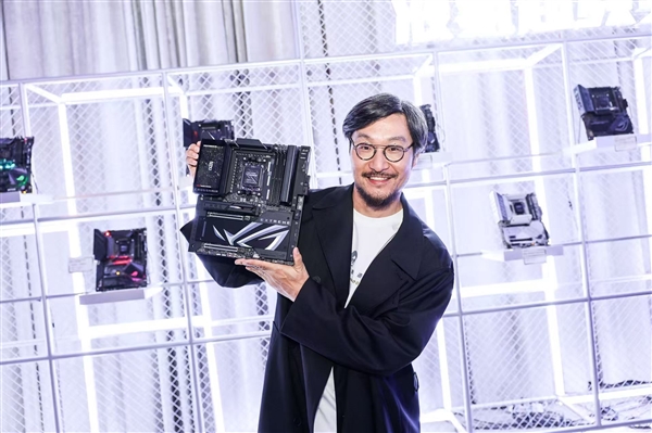 湘聚金字塔！华硕主板引爆ROG DAY 2025信仰狂欢-第3张图片-芙蓉之城