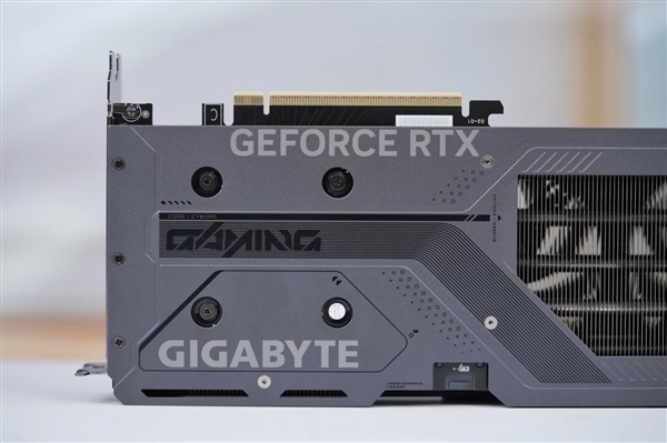 巧妙滑块设计！技嘉RTX 5060 Ti GAMING OC 16GB魔鹰图赏-第10张图片-芙蓉之城