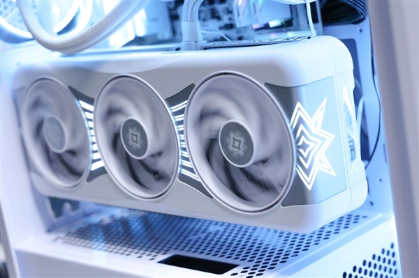 新星曜 放肆AI|影驰GeForce RTX 5090 D 星曜LUNA OC显卡评测-第22张图片-芙蓉之城