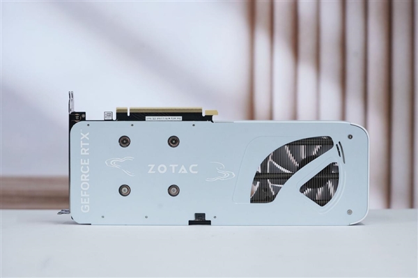 温润如玉！索泰RTX 5060 Ti 8GB月白显卡图赏-第6张图片-芙蓉之城
