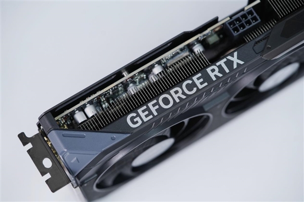 巧妙滑块设计！技嘉RTX 5060 Ti GAMING OC 16GB魔鹰图赏-第12张图片-芙蓉之城