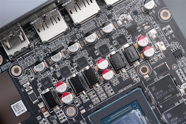 温润如玉！索泰RTX 5060 Ti 8GB月白显卡图赏-第21张图片-芙蓉之城