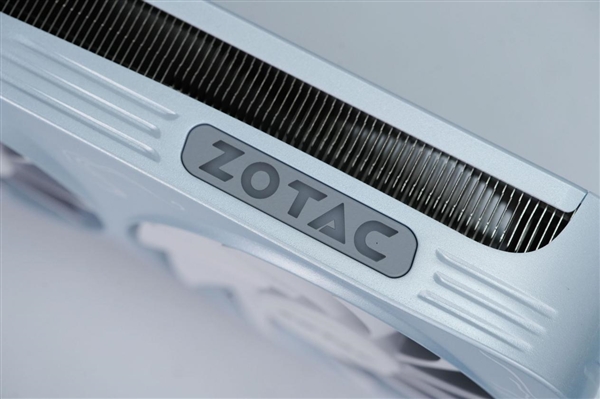 温润如玉！索泰RTX 5060 Ti 8GB月白显卡图赏-第11张图片-芙蓉之城