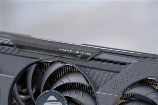 巧妙滑块设计！技嘉RTX 5060 Ti GAMING OC 16GB魔鹰图赏-第15张图片-芙蓉之城