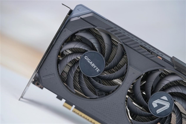 巧妙滑块设计！技嘉RTX 5060 Ti GAMING OC 16GB魔鹰图赏-第6张图片-芙蓉之城