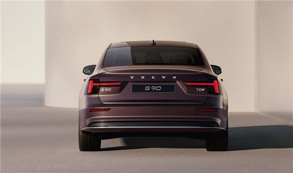 换上XC90同款格栅 新款沃尔沃S90官图发布：预计售价40万-第4张图片-芙蓉之城