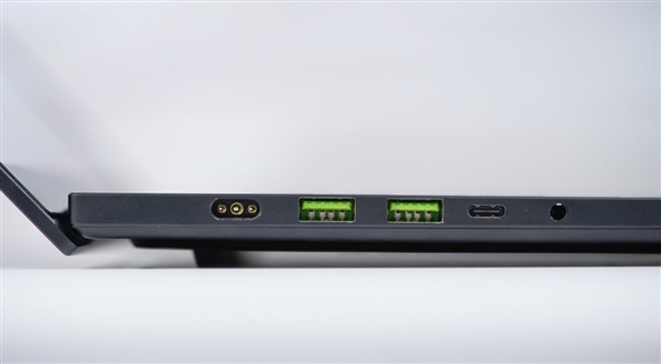RTX 5090游戏利器！雷蛇灵刃16 2025游戏本图赏-第13张图片-芙蓉之城