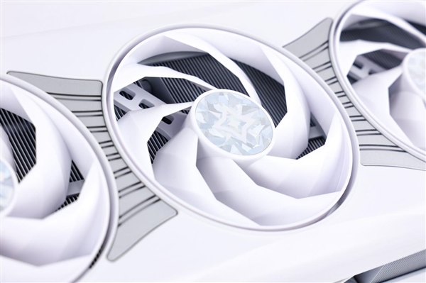 新星曜 放肆AI|影驰GeForce RTX 5090 D 星曜LUNA OC显卡评测-第9张图片-芙蓉之城