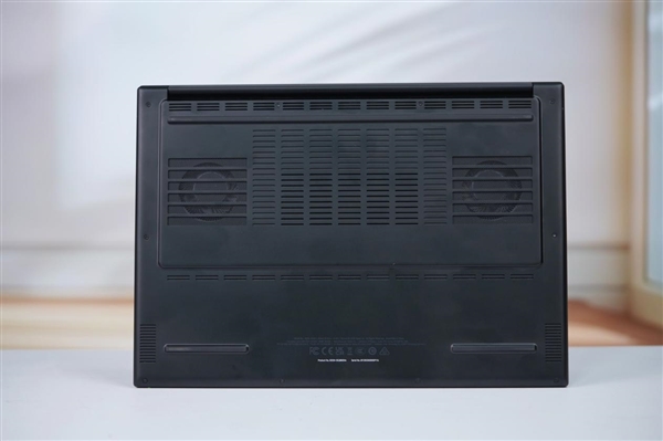 RTX 5090游戏利器！雷蛇灵刃16 2025游戏本图赏-第16张图片-芙蓉之城