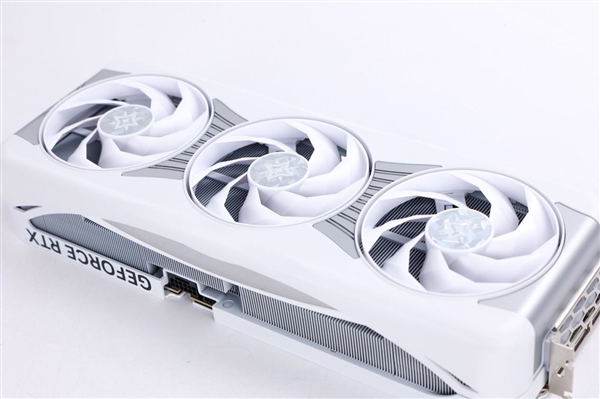 新星曜 放肆AI|影驰GeForce RTX 5090 D 星曜LUNA OC显卡评测-第7张图片-芙蓉之城