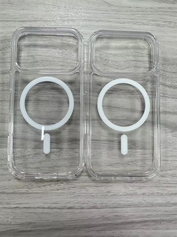 iPhone 17 Pro手机壳现身：硕大镜头开孔极其醒目-第1张图片-芙蓉之城