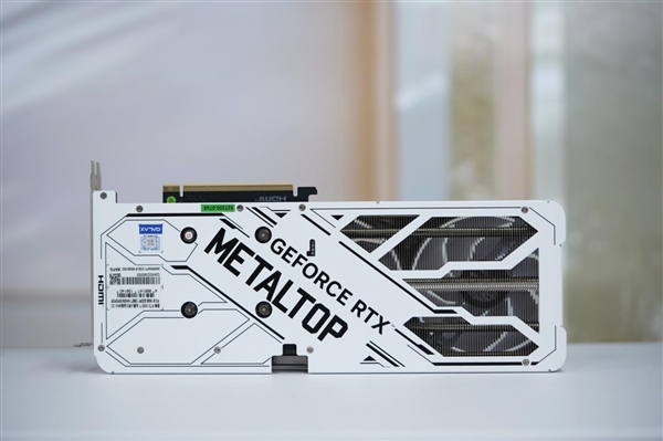 纯白高颜值！影驰RTX 5060 Ti金属大师白金版16GB MAX OC图赏-第6张图片-芙蓉之城