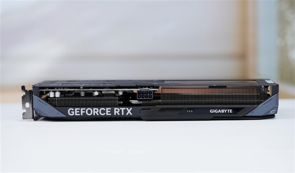 巧妙滑块设计！技嘉RTX 5060 Ti GAMING OC 16GB魔鹰图赏-第11张图片-芙蓉之城