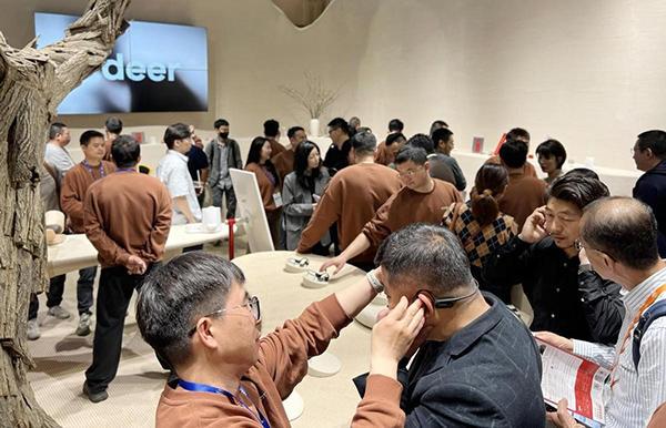 不用塞耳道就能听到声音的“助听器”、失眠治疗仪亮相CMEF-第1张图片-芙蓉之城