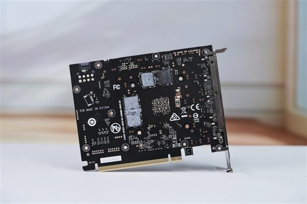 巧妙滑块设计！技嘉RTX 5060 Ti GAMING OC 16GB魔鹰图赏-第20张图片-芙蓉之城