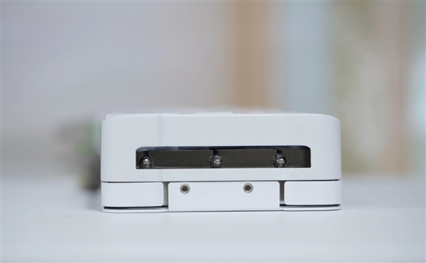 纯白高颜值！影驰RTX 5060 Ti金属大师白金版16GB MAX OC图赏-第12张图片-芙蓉之城