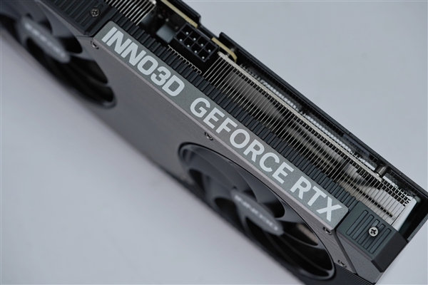 小巧双槽！映众RTX 5060 Ti曜夜16GB显卡图赏-第14张图片-芙蓉之城