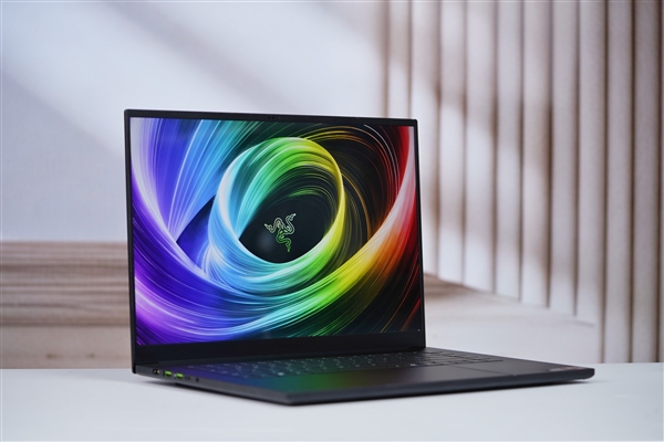 RTX 5090游戏利器！雷蛇灵刃16 2025游戏本图赏-第2张图片-芙蓉之城