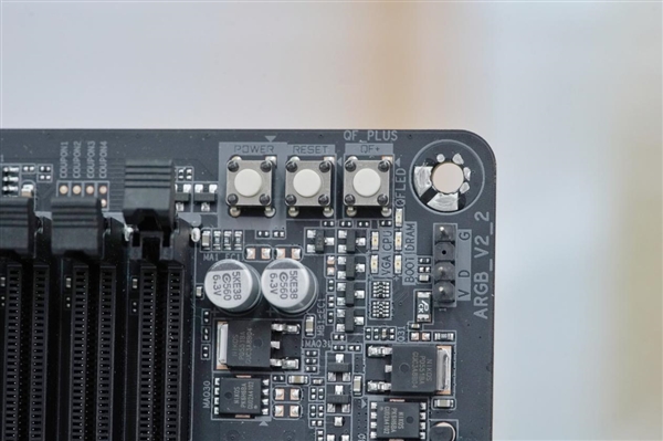 更亲民Ultra座驾！技嘉B860M AORUS PRO WIFI7主板图赏-第9张图片-芙蓉之城