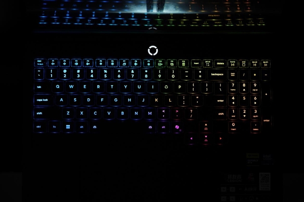 首次引入RGB 光效拉满！联想拯救者Y9000P 2025至尊版图赏-第26张图片-芙蓉之城