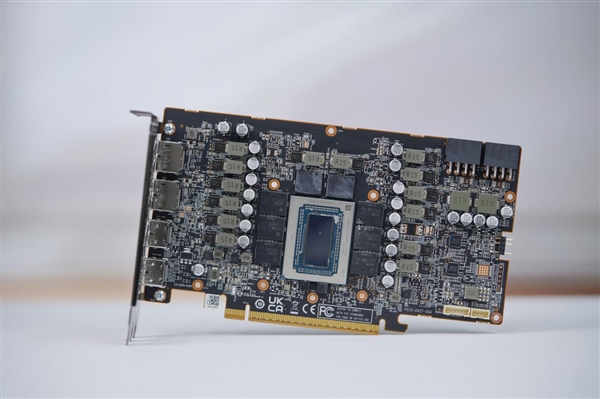 碾压RTX 5060 Ti！蓝宝石RX 9070 GRE GAMING OC 12GB DUAL显卡图赏-第20张图片-芙蓉之城