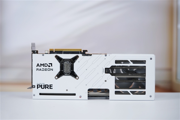 碾压RTX 5060 Ti！蓝宝石RX 9070 GRE GAMING OC 12GB DUAL显卡图赏-第7张图片-芙蓉之城