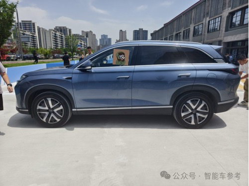 比亚迪联手大疆！奶爸车17万开卖 车顶还带“停机坪”-第12张图片-芙蓉之城