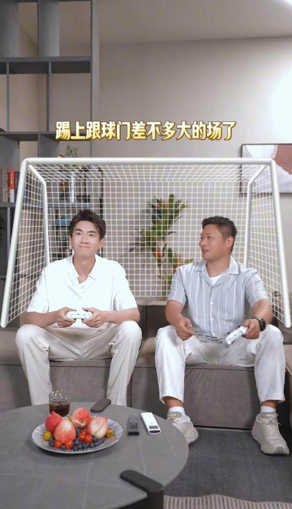 明星也抢首发？林更新深夜晒海信116吋E8Q Pro开箱-第2张图片-芙蓉之城