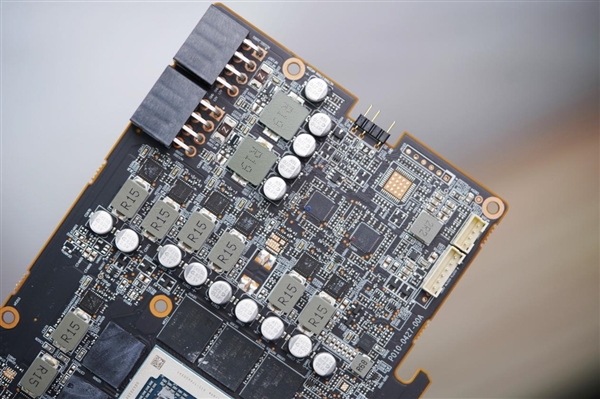 碾压RTX 5060 Ti！蓝宝石RX 9070 GRE GAMING OC 12GB DUAL显卡图赏-第25张图片-芙蓉之城