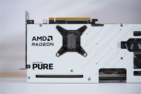 碾压RTX 5060 Ti！蓝宝石RX 9070 GRE GAMING OC 12GB DUAL显卡图赏-第8张图片-芙蓉之城