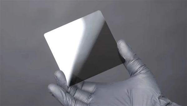 完爆SSD/HDD！新型玻璃硬盘寿命可达5000年：放入盐水中煮沸、烤箱烘烤完好无损-第3张图片-芙蓉之城
