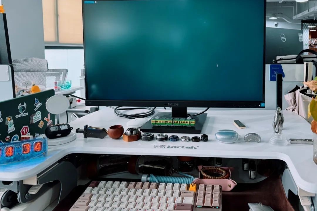 腾讯员工工位大揭秘-第1张图片-芙蓉之城
