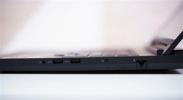 首次引入RGB 光效拉满！联想拯救者Y9000P 2025至尊版图赏-第23张图片-芙蓉之城