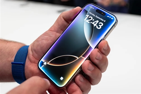 天猫618苹果最高降价2500元！价格表出炉：iPhone 16 Pro 5499元-第1张图片-芙蓉之城