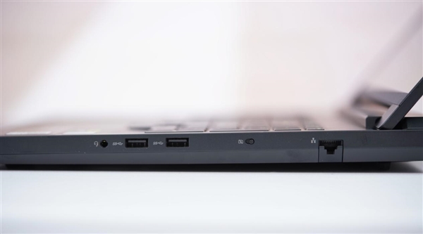 首次引入RGB 光效拉满！联想拯救者Y9000P 2025至尊版图赏-第22张图片-芙蓉之城