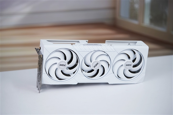 碾压RTX 5060 Ti！蓝宝石RX 9070 GRE GAMING OC 12GB DUAL显卡图赏-第4张图片-芙蓉之城
