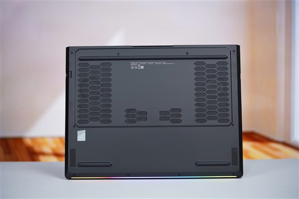 首次引入RGB 光效拉满！联想拯救者Y9000P 2025至尊版图赏-第9张图片-芙蓉之城