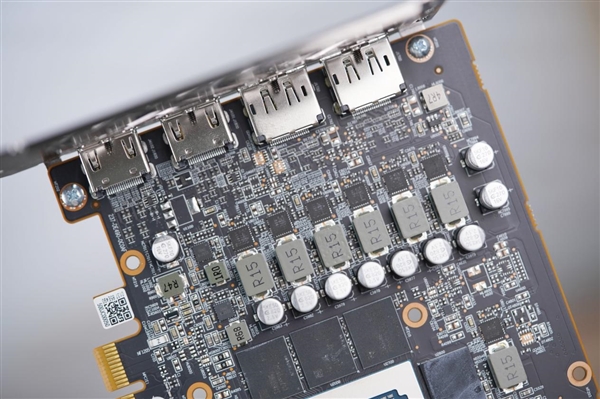 碾压RTX 5060 Ti！蓝宝石RX 9070 GRE GAMING OC 12GB DUAL显卡图赏-第26张图片-芙蓉之城