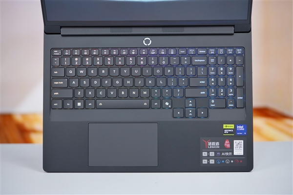 首次引入RGB 光效拉满！联想拯救者Y9000P 2025至尊版图赏-第16张图片-芙蓉之城