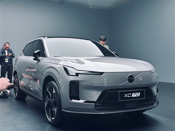 沃尔沃XC70官宣：全新SMA架构首款长续航超级混动SUV-第3张图片-芙蓉之城